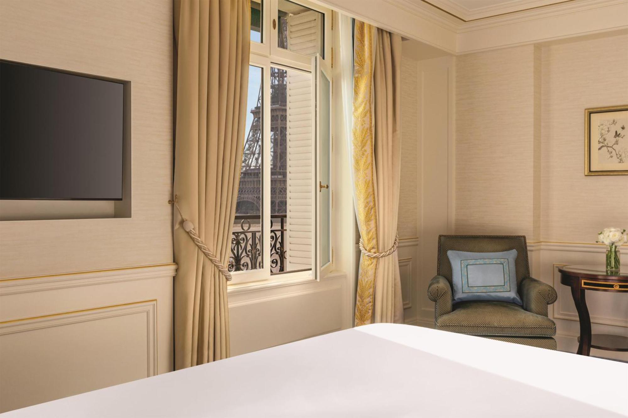 King Room With Eiffel Tower View
